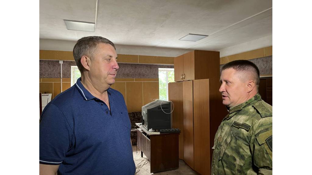 Губернатор Брянской области посетил штаб территориальной обороны в Стародубе