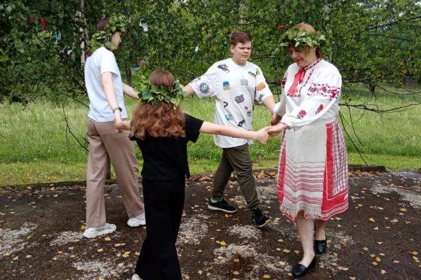 В рогнединских Шаровичах встретили Троицу