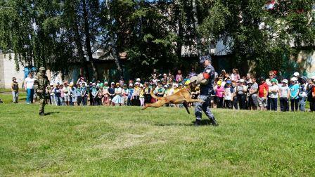 Брянские росгвардейцы побывали в гостях у школьников