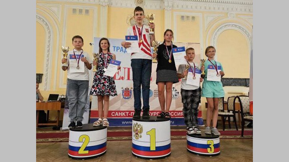 Представитель Брянской области Илья Мглинец завоевал серебряную медаль на Всероссийском турнире по шашкам