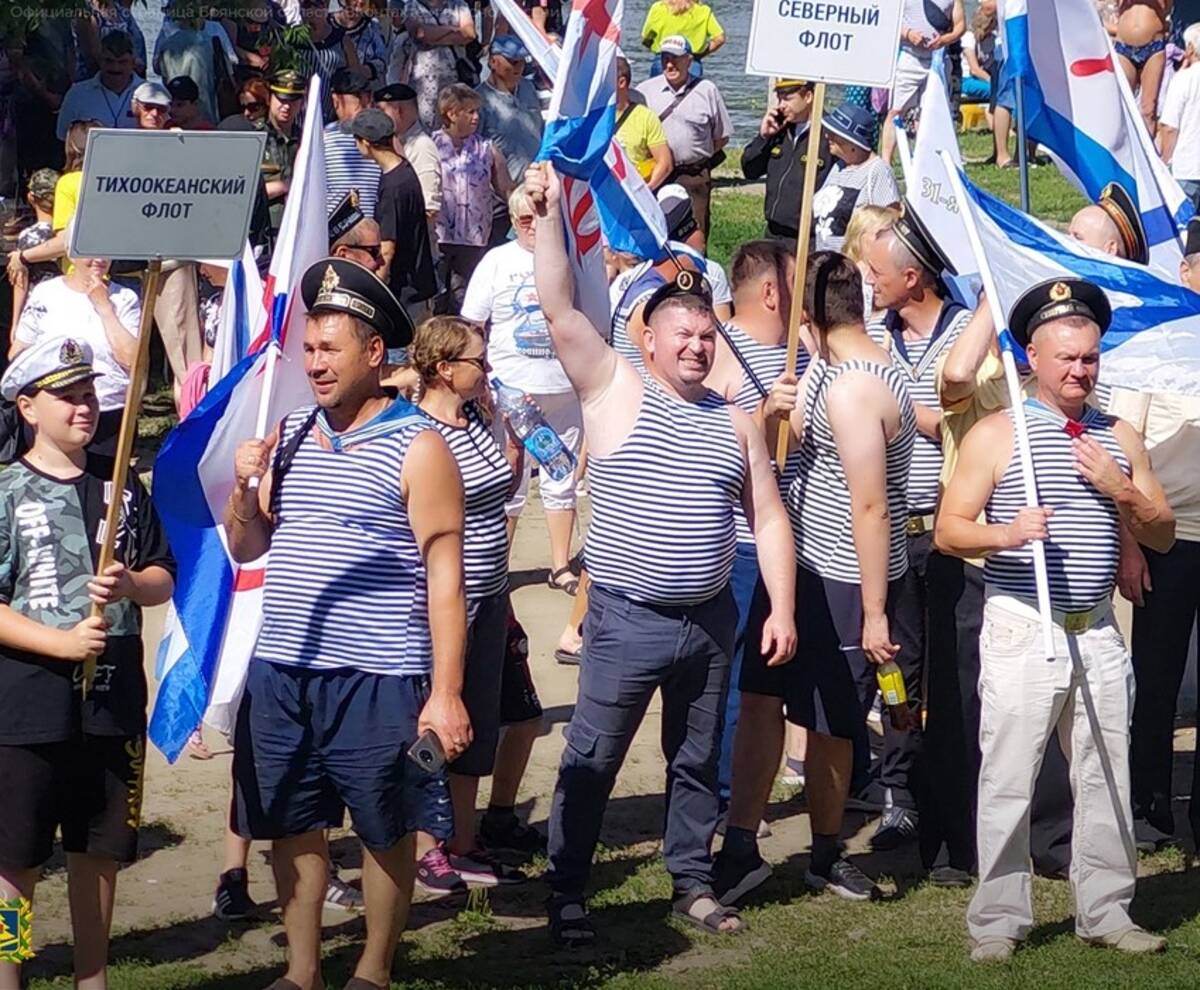 Губернатор Брянской области поздравил с праздником моряков и ветеранов ВМФ