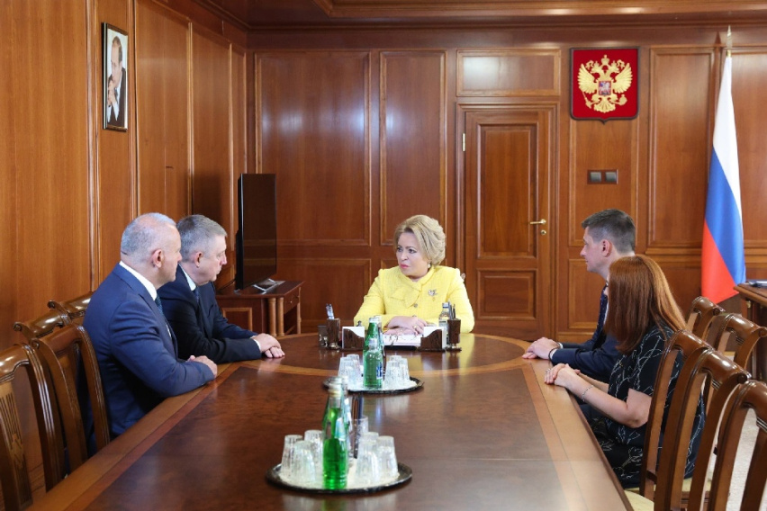 Брянский губернатор Александр Богомаз обсудил социально-экономическое развитие региона с Валентиной Матвиенко