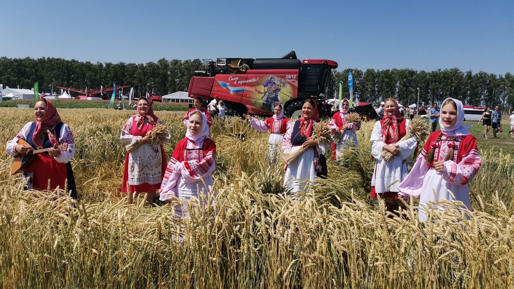 Губернатор Брянской области отметил труд работников агропромышленного комплекса