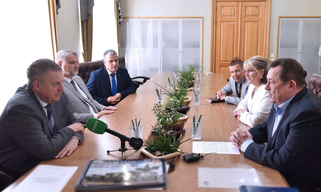 Брянский губернатор Александр Богомаз провел рабочую с руководителем РТРС Андреем Романченко