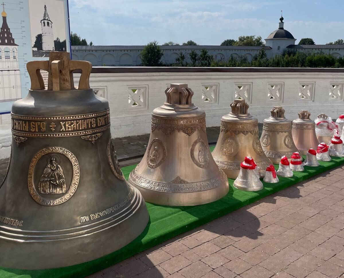 На Брянщину в Свенский Успенский мужской монастырь доставили семнадцать новых колоколов