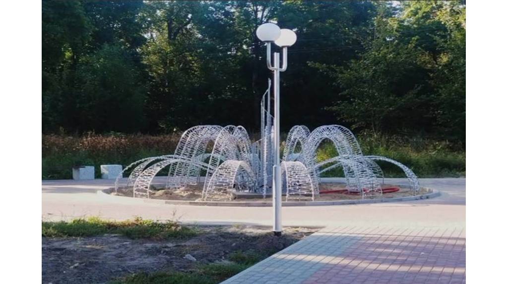 В брянском Дятьково по нацпроекту проводят благоустройство городского парка