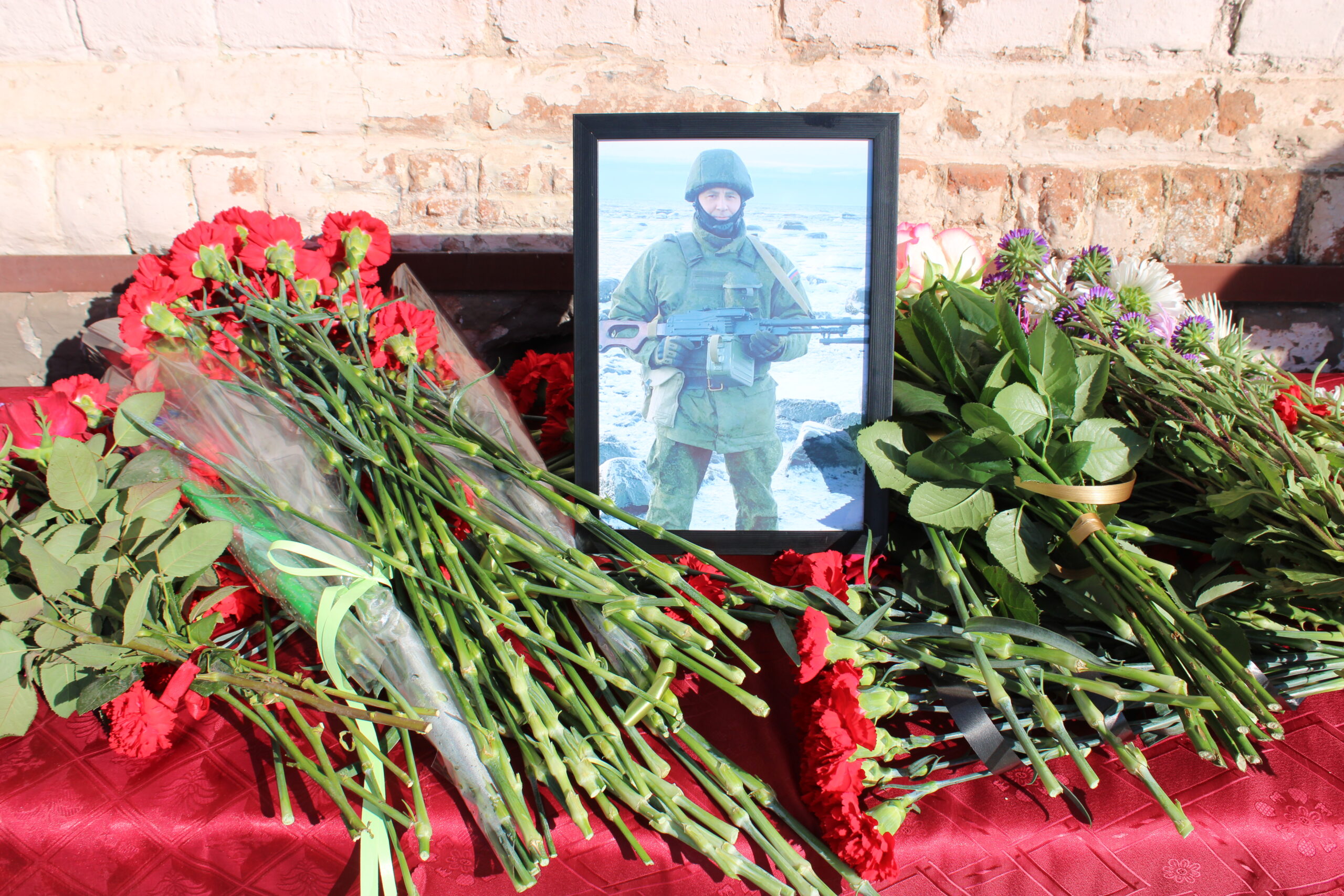 В брянском Стародубе увековечили память двух героев СВО