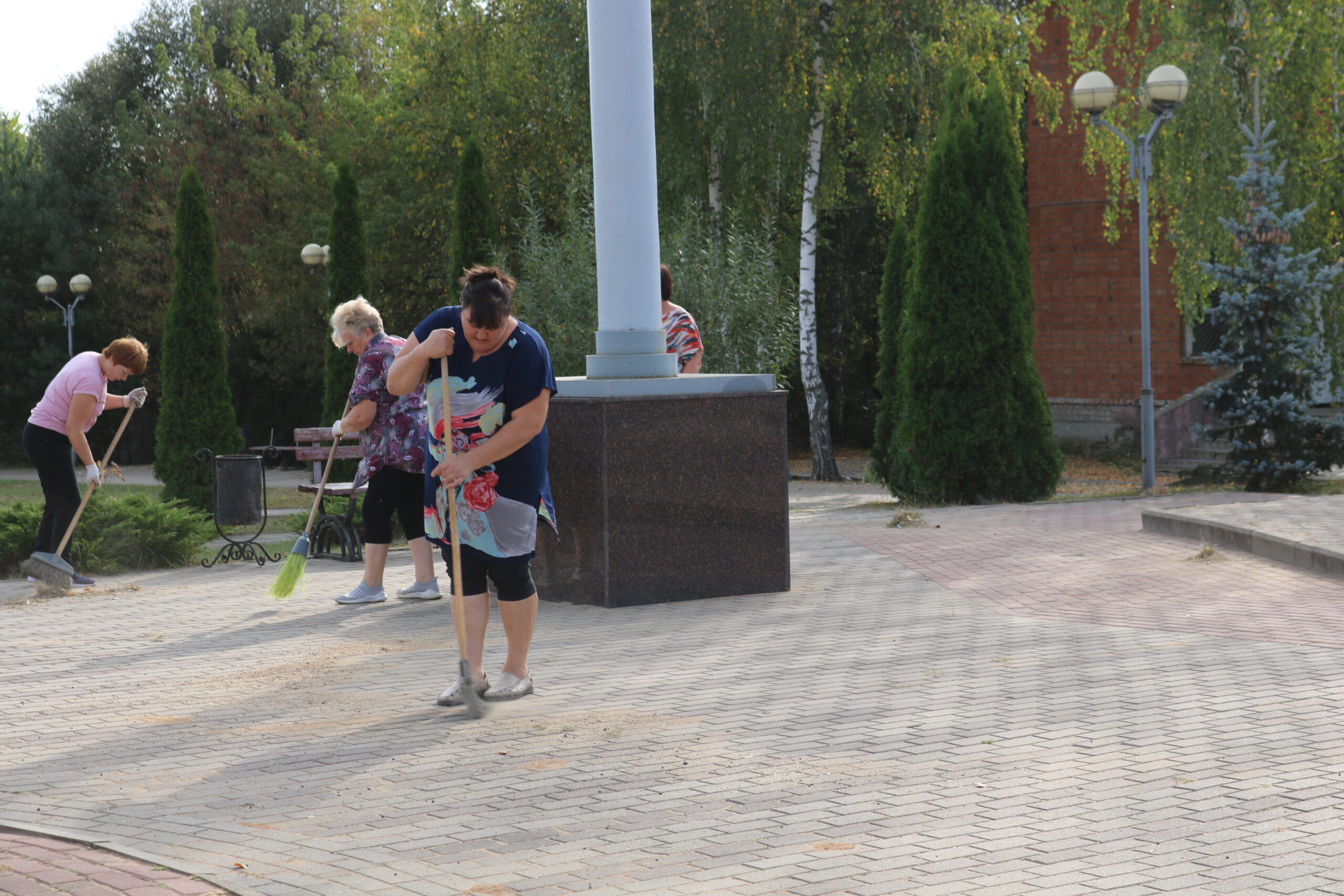 Жители Рогнединского района приняли участие в субботнике