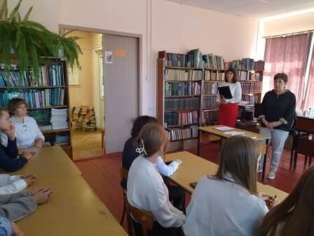 В Рогнединской районной библиотеке прошёл час памяти «Победа в сердце каждого живет»