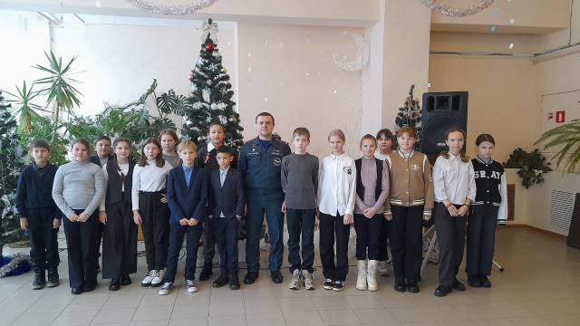 Предновогоднее информационно- тематическое мероприятие «Безопасные каникулы» в Рогнединском районе