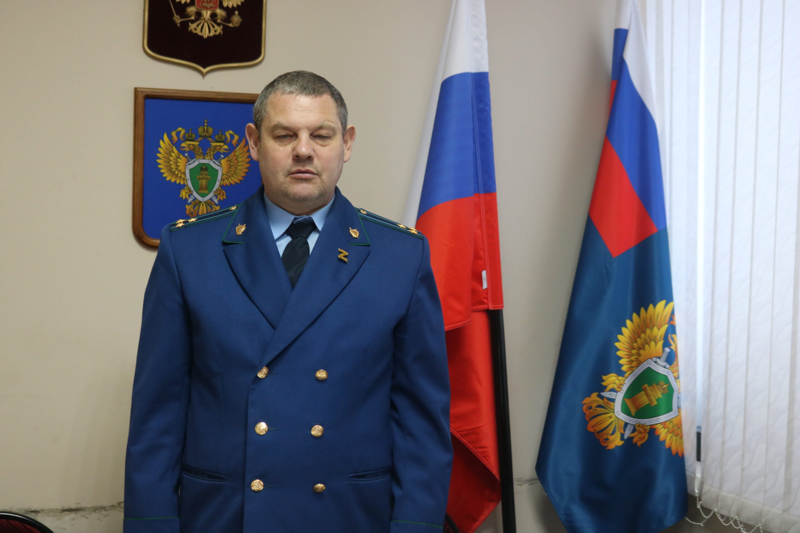 Прокурор Рогнединского района поздравил коллег с профессиональным праздником