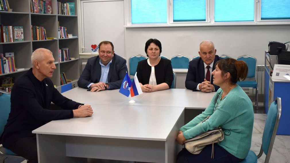 Глава комитета Госдумы по физкультуре и спорту Олег Матыцин посетил Суражский район Брянской области