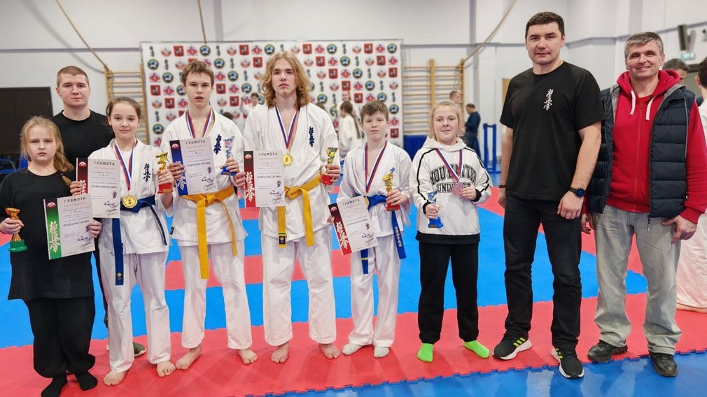 Брянские спортсмены одержали победу на межрегиональном турнире по карате