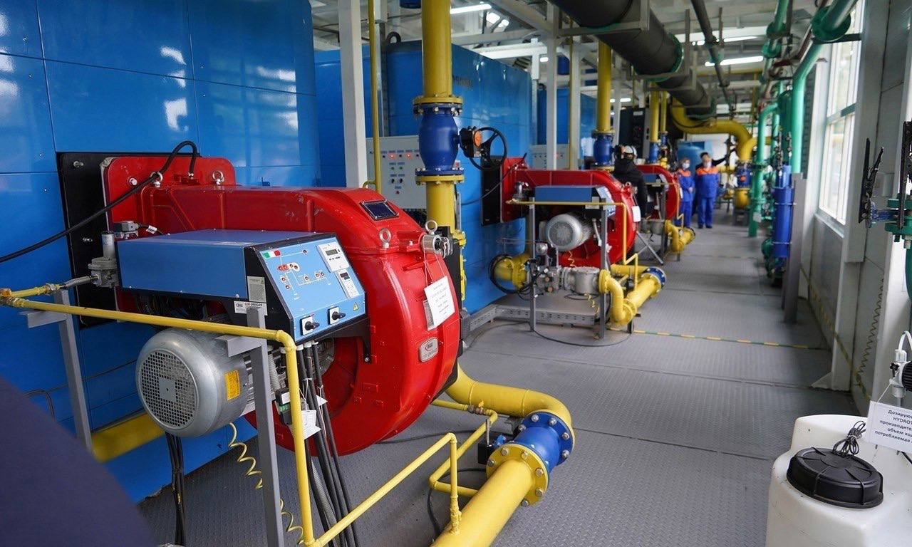 Губернатор Брянской области поздравил с профессиональным праздником работников ЖКХ