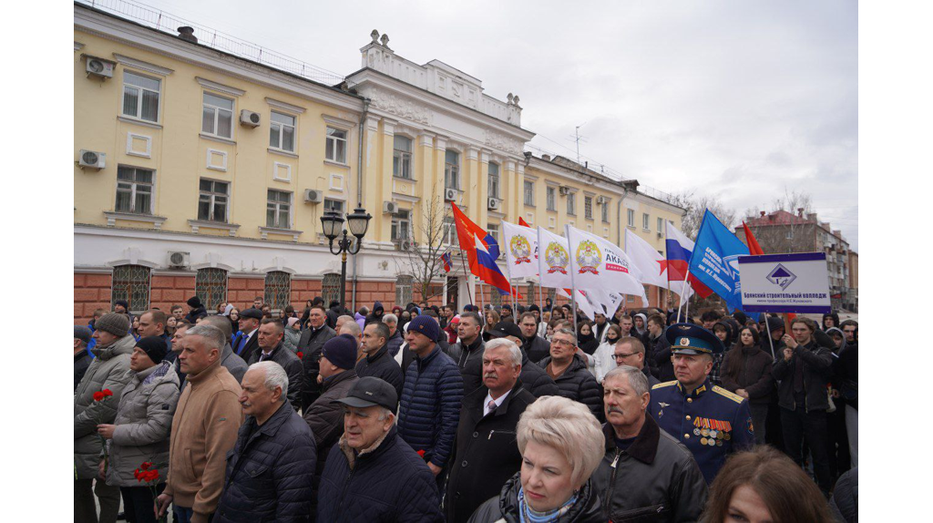 В День космонавтики губернатор Александр Богомаз поздравил защитников брянского неба