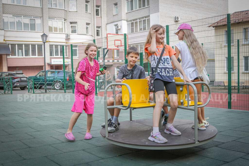 В Брянске в 2025 году отремонтируют семь дворовых территорий