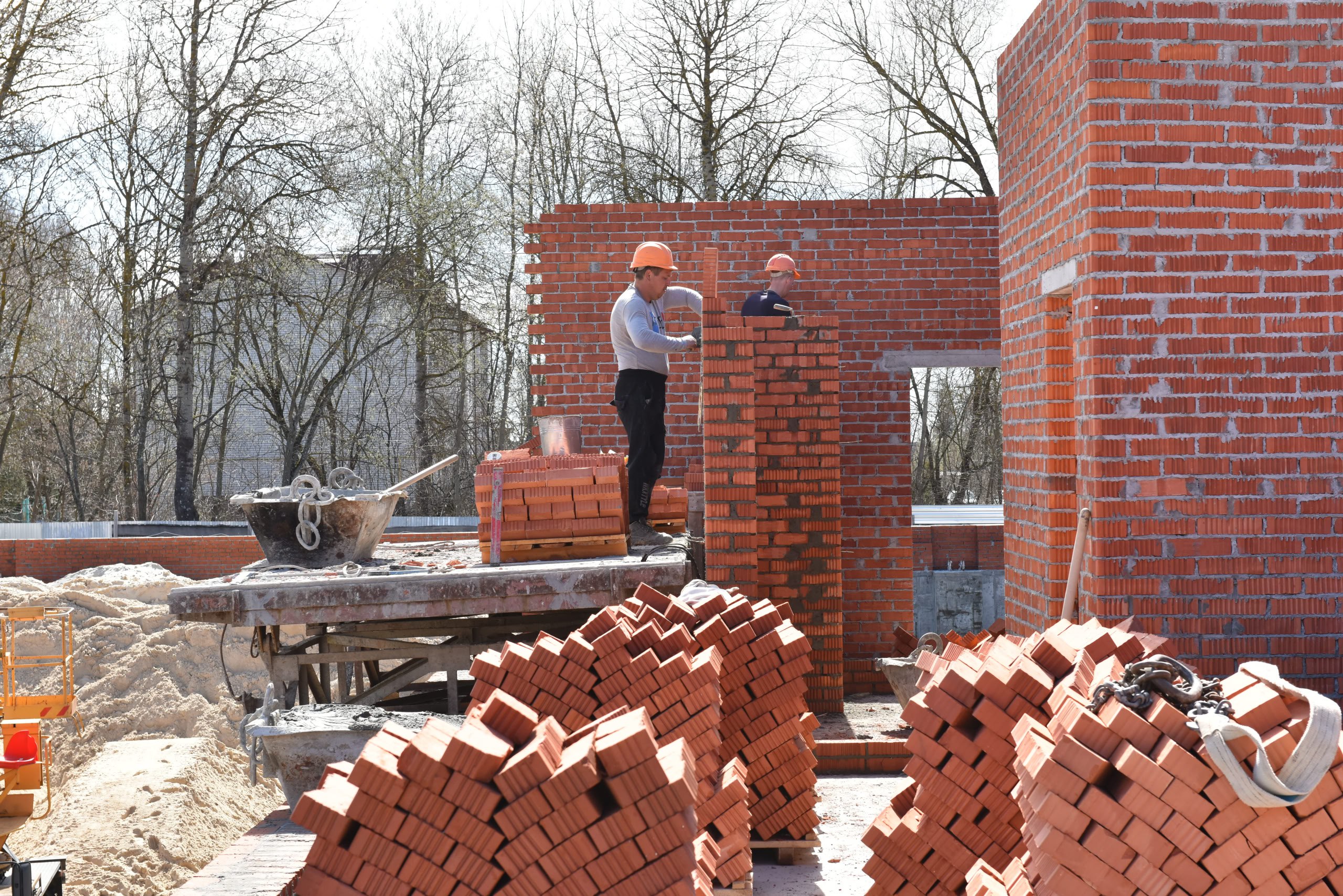 В Брасово завершается строительство физкультурно-оздоровительного комплекса с бассейном