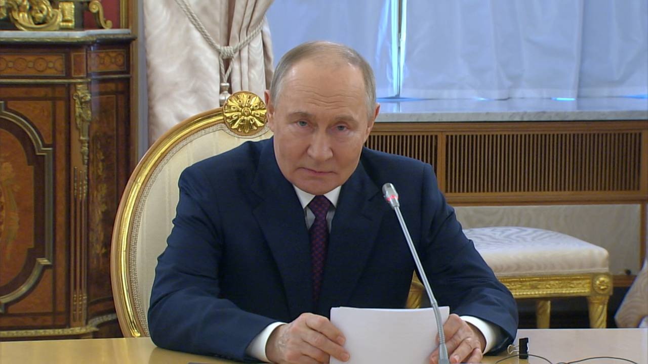 Президент РФ Владимир Путин поздравил жителей Брянской области с Днем Победы