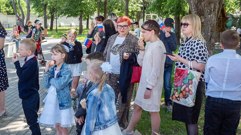 В Брянске в канун Дня защиты провели традиционную праздничную акцию