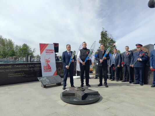 В Климово в рамках всероссийской акции «Храним Огонь Победы» зажгли Вечный огонь