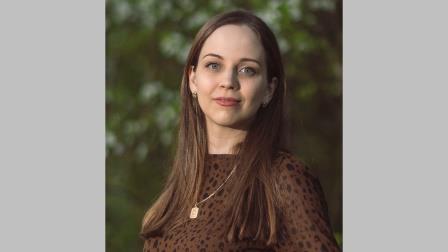 Председатель комитета Молодежного парламента области Александра Курпатова отметила значение службы по контракту