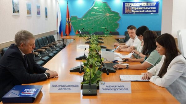 Александр Богомаз подал документы в Избирательную комиссию Брянской области