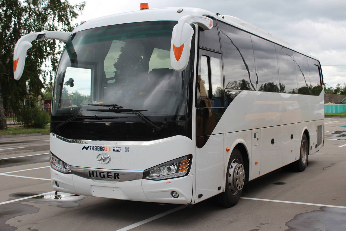 Для суземской Спортивной школы приобрели комфортабельный автобус