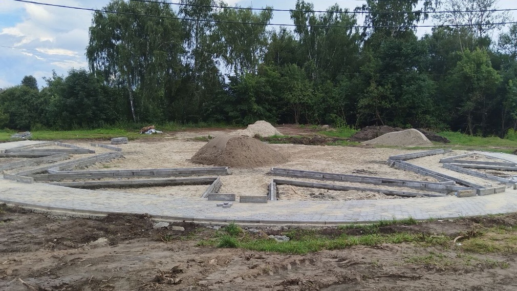 В поселке Выгоничи Брянской области продолжается благоустройство Парка Победы