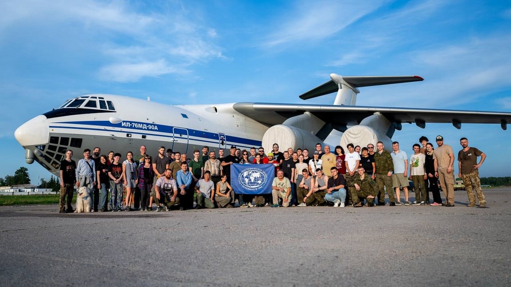 Волонтеры из Комаричского района участвуют в экспедиции на островах Большой Курильской гряды