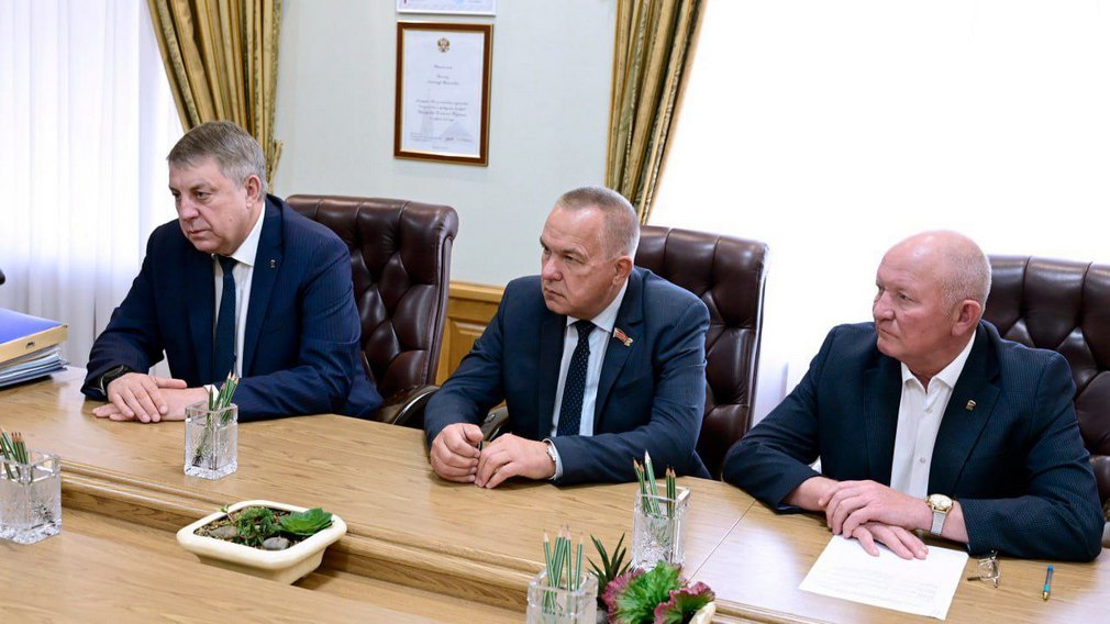 Губернатор Брянской области провел встречу с руководством Приокского межрегионального управления Росприроднадзора