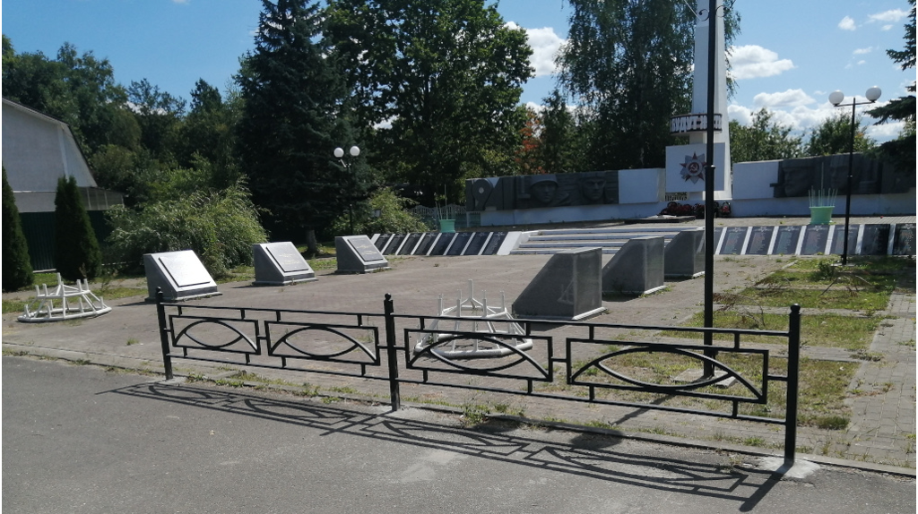 В брянской Злынке завершили ремонт Монумента воинам-землякам, павшим в годы Великой Отечественной войны