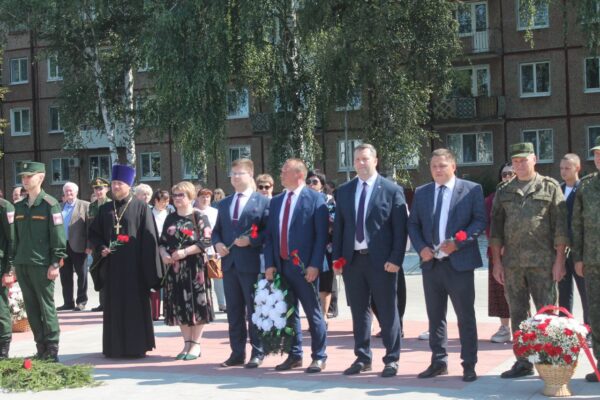 Брянский Карачев отмечает 82-ю годовщину освобождения от фашистских захватчиков