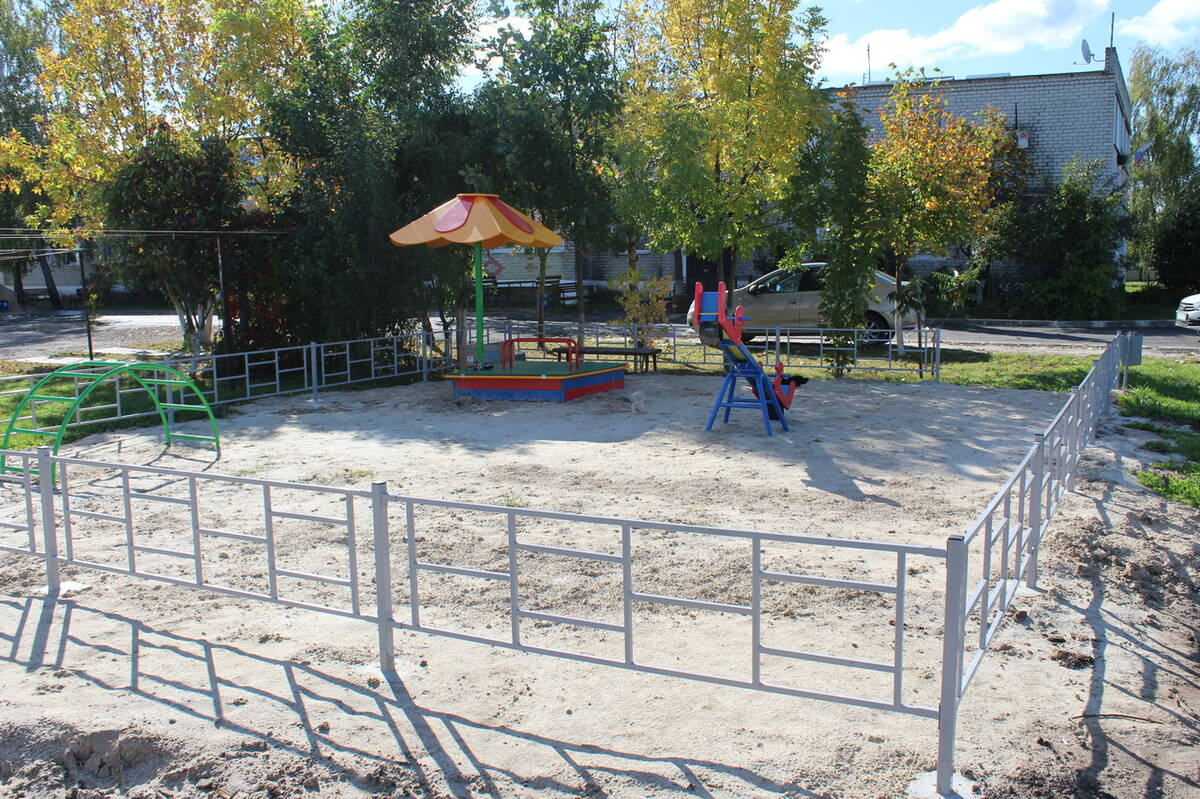 В Суземке благоустроили два двора