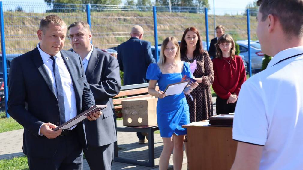 В Брянском районе наградили сотрудников нефтегазовой отрасли