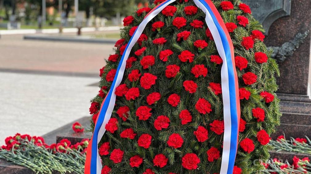 В день освобождения Брянска от немецко-фашистских захватчиков возложили цветы к стеле Воинской славы