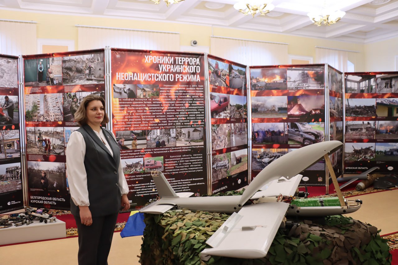 Генерал-полковник Евгений Никифоров посетил в Брянске выставку «Хроники террора украинского неонацистского режима»