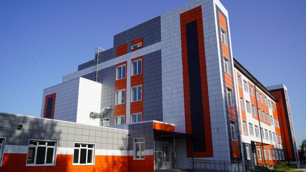 В Брянске открыли новую пристройку к школе № 13