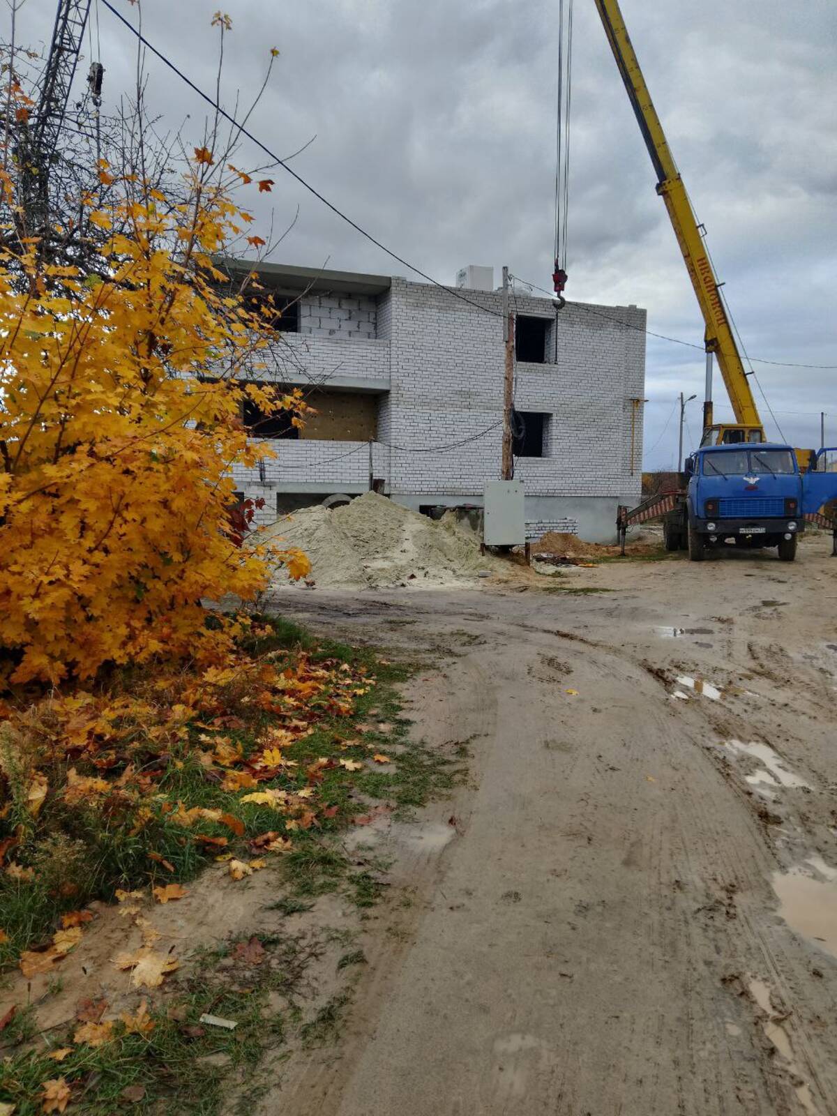 В Климово продолжается строительство дома для детей-сирот