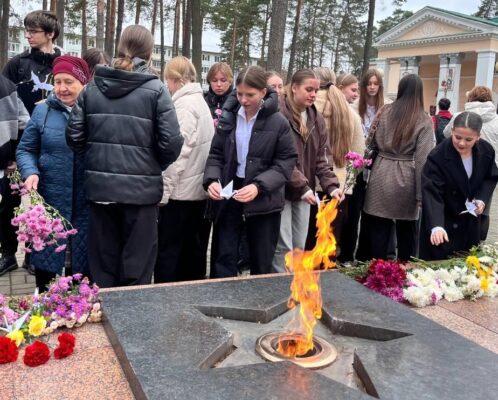 В Сельцо ко Дню белых журавлей прошел час памяти