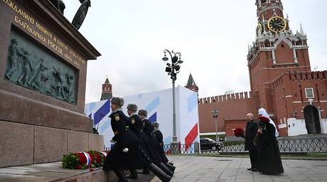 Брянская школьница вместе с Президентом приняла участие в торжестве на Красной площади