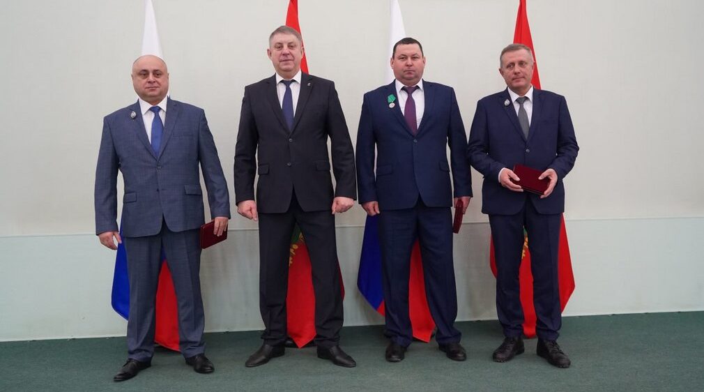 Брянский губернатор поздравил с профессиональным праздником сотрудников транспортной сферы