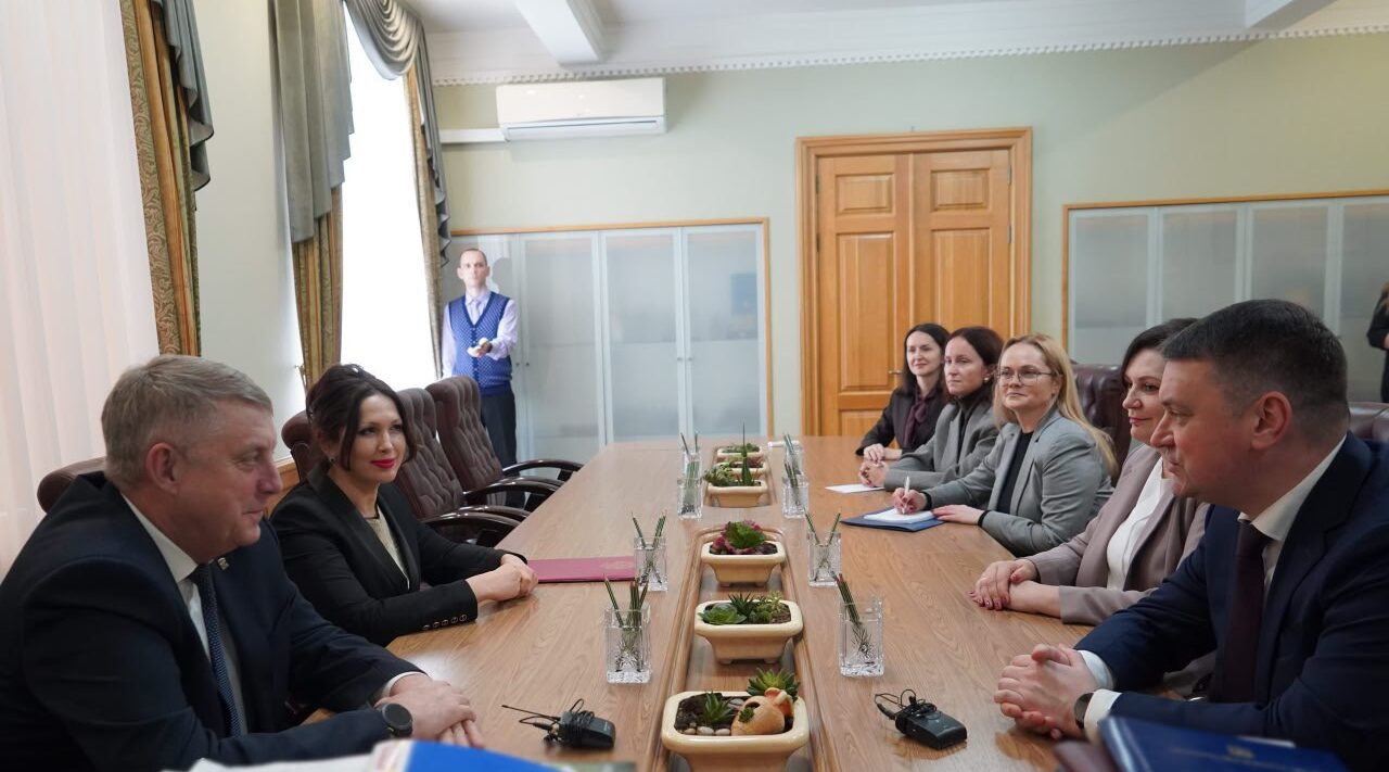 Брянский губернатор провел встречу с председателем соцфонда России Сергеем Чирковым