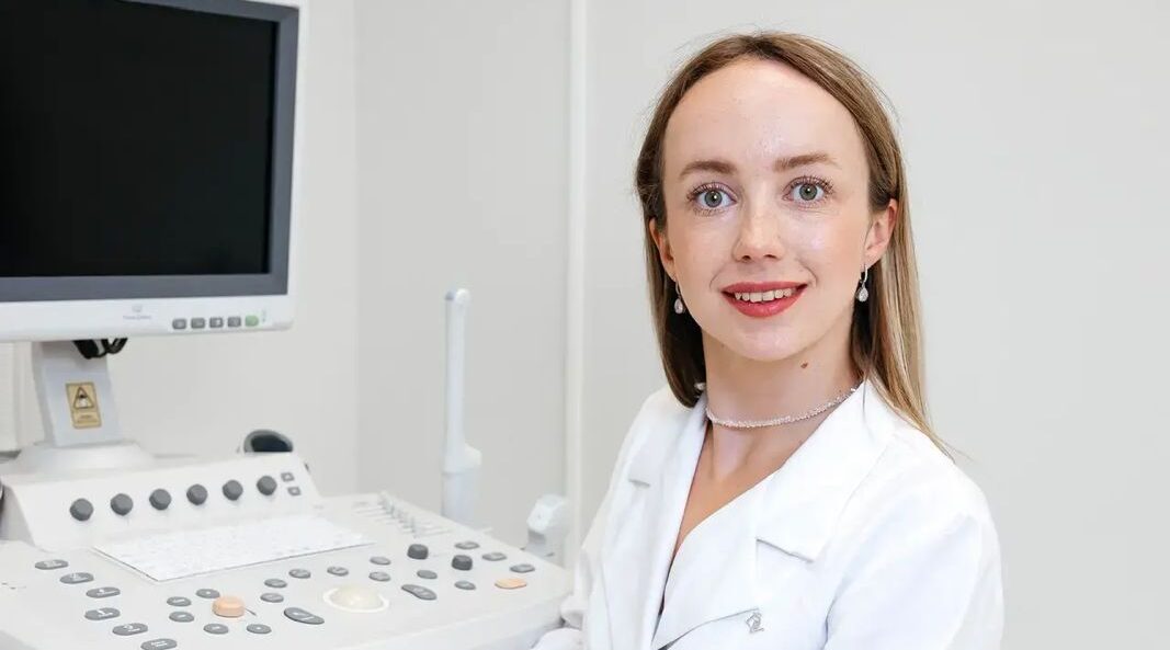 Женщина — врач:  гармония профессионализма и женственности