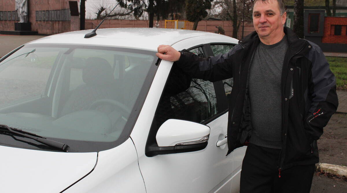 «Лучшему брянскому комбайнёру года» вручили автомобиль