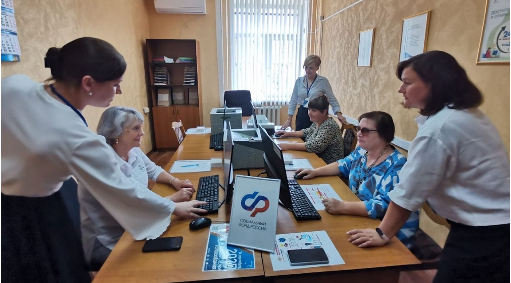 В Брянской области за три года создали 22 Центра общения для старшего поколения