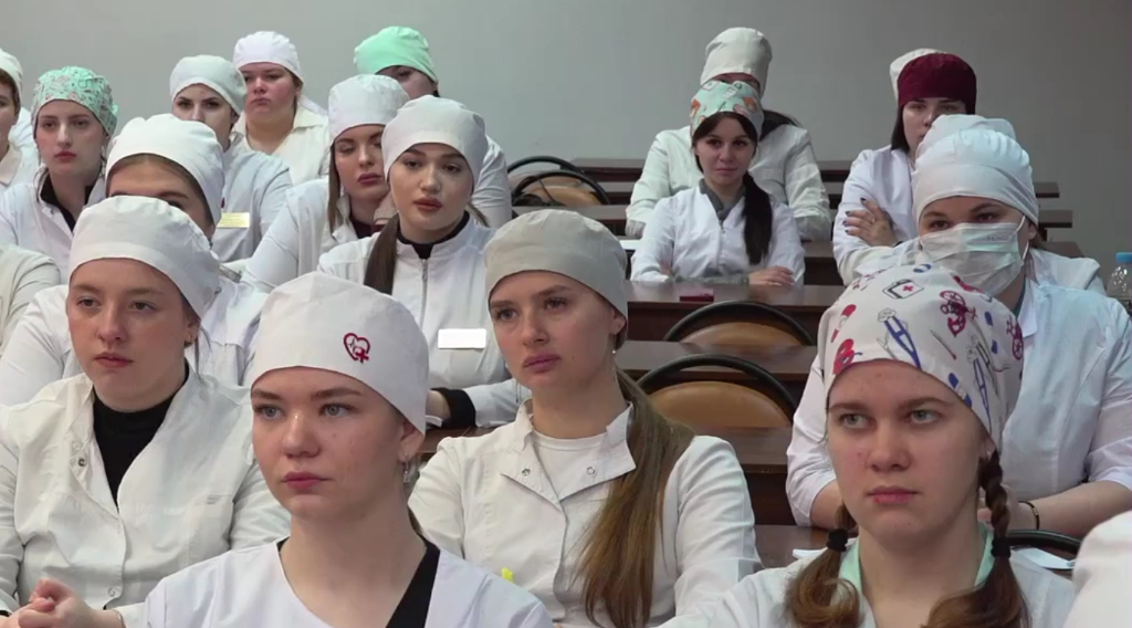 Брянский медицинский колледж посетил депутат Госдумы Щеглов