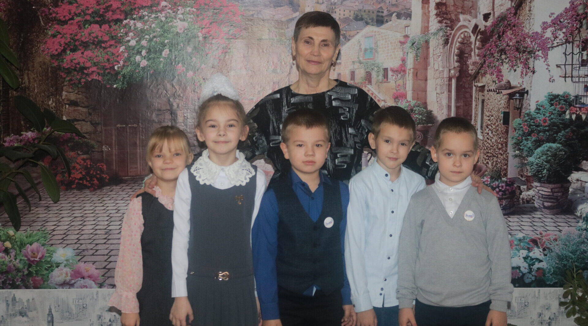 Кто зажигает в сердце доброту