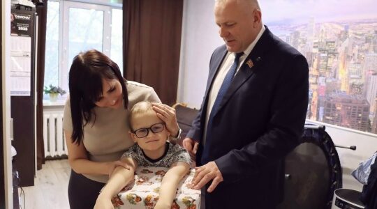 Председатель Брянской облдумы Валентин Суббот осуществил новогоднюю мечту 8-летнего Даниила