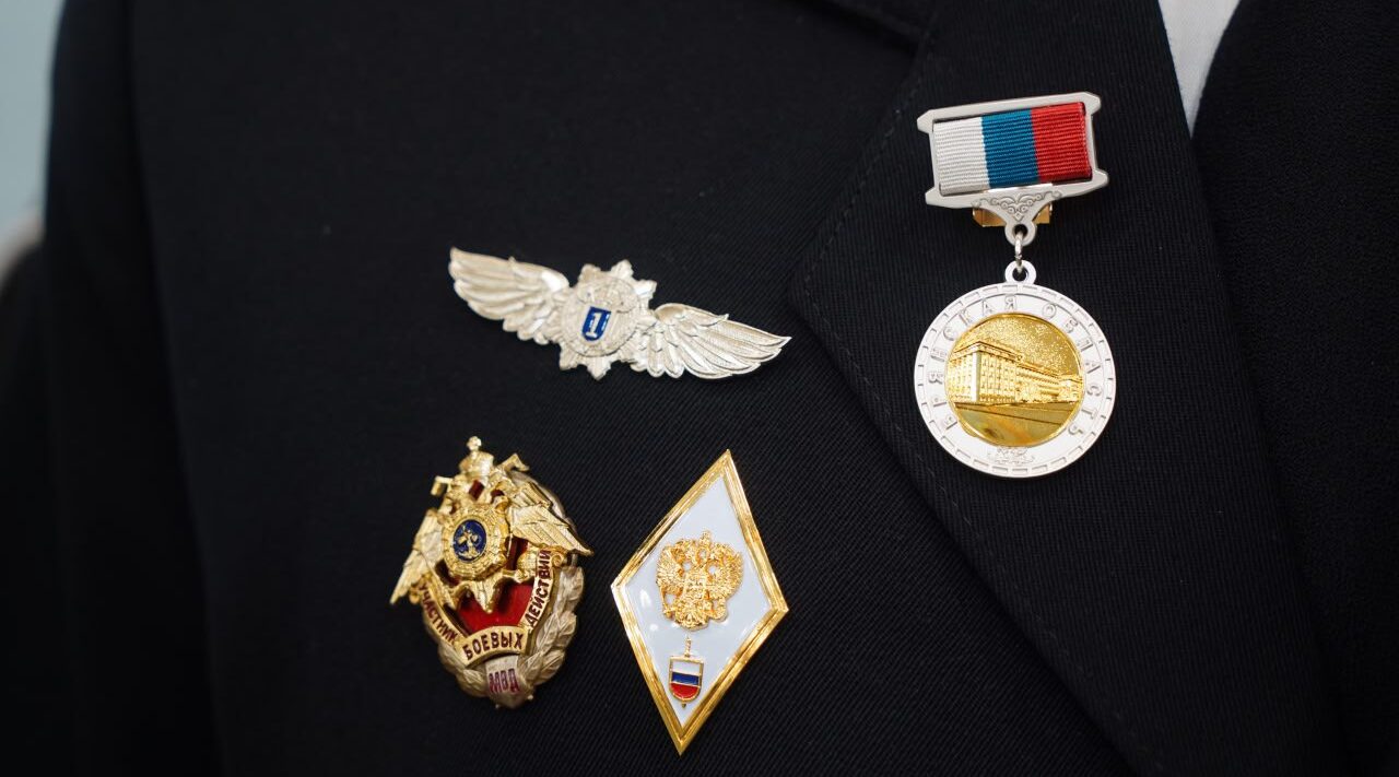 Брянский губернатор наградил работников Центра специальной связи и информации ФСО России