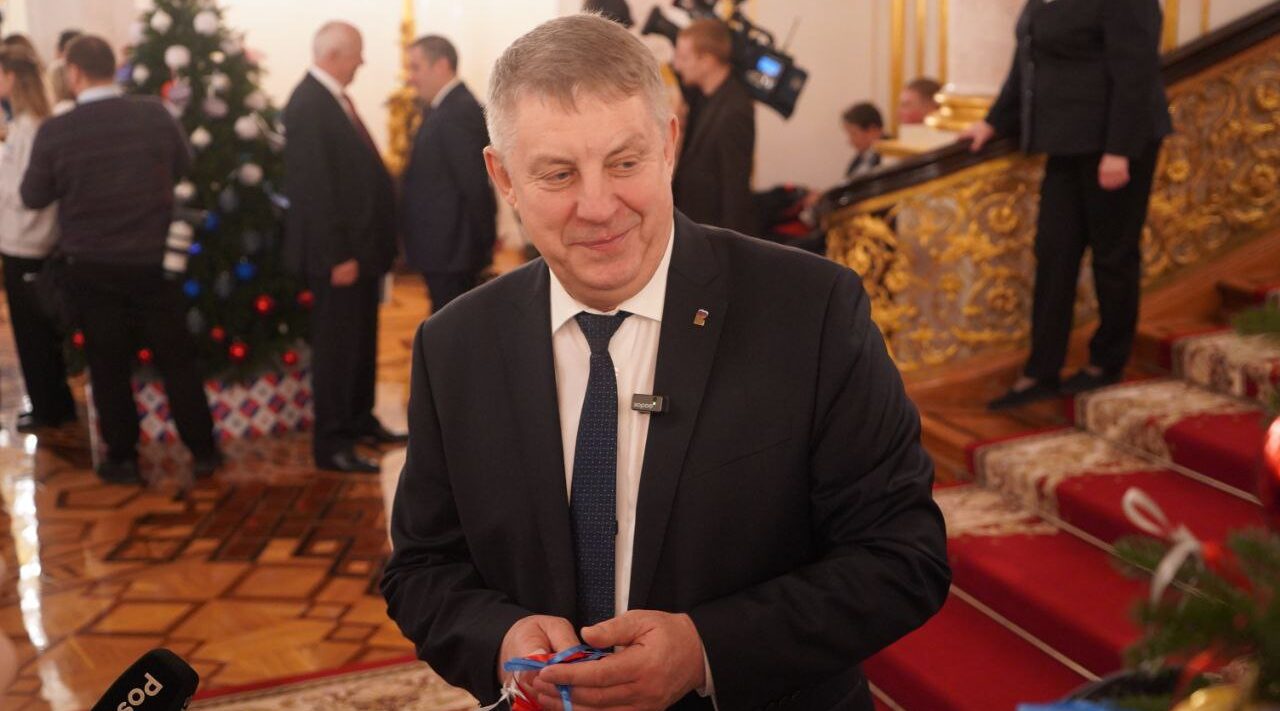 Брянский губернатор перед Новым годом исполнит желания еще трех детей